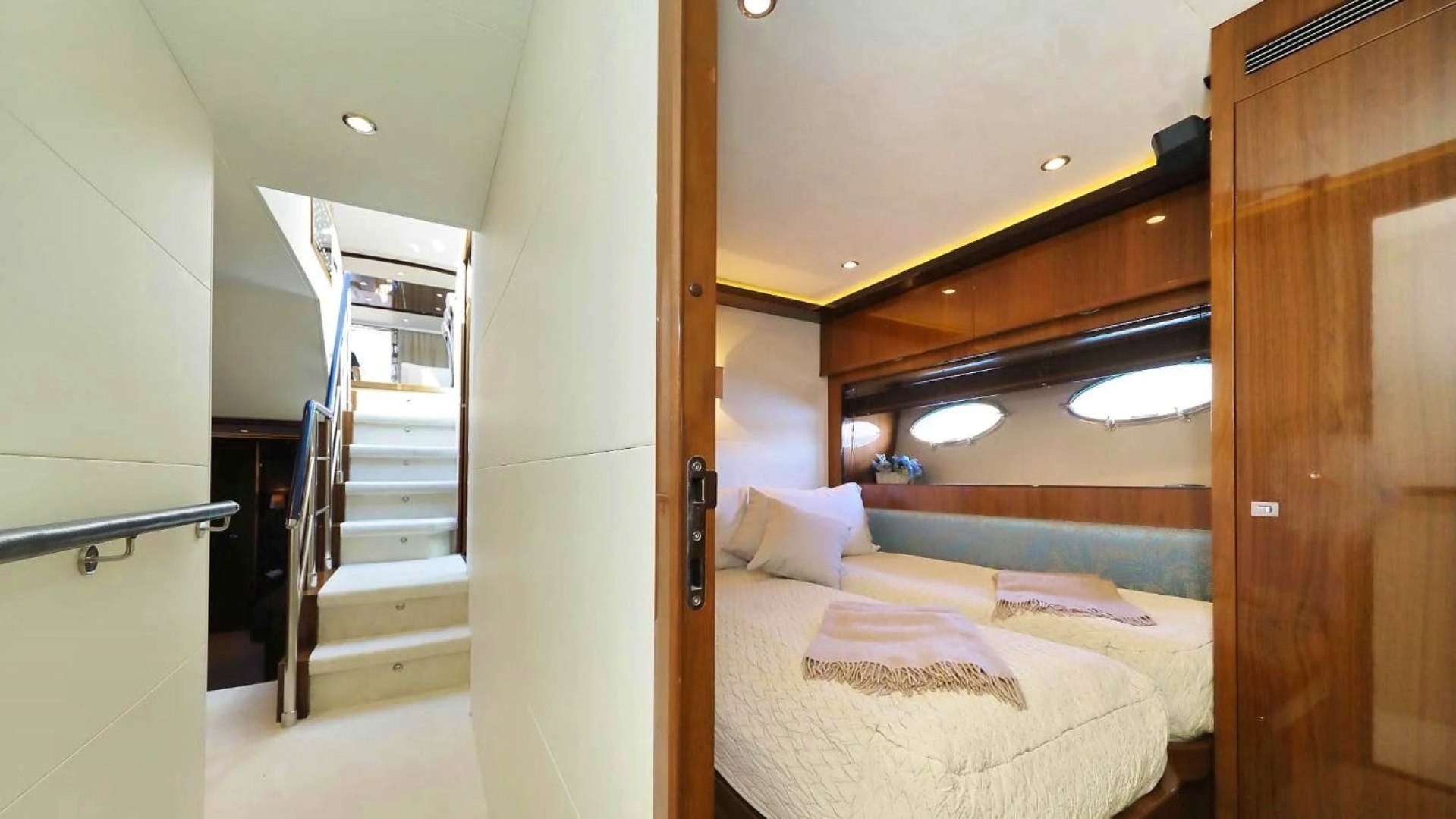 2011 Princess Yachts Princess V85