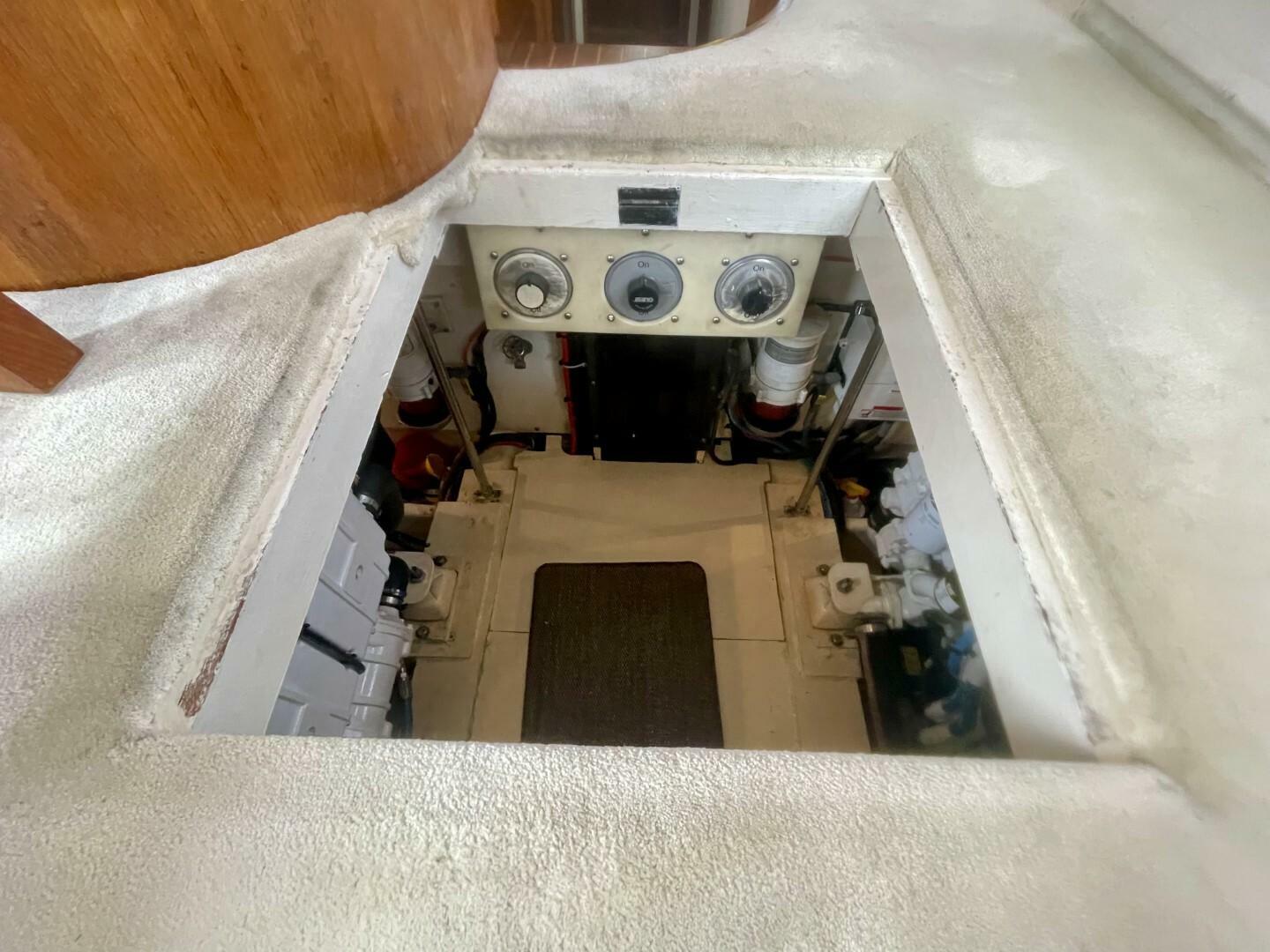 Musn t Touch It 38ft Egg Harbor Yacht For Sale Musn t Touch It 38ft Egg Harbor Yacht For Sale