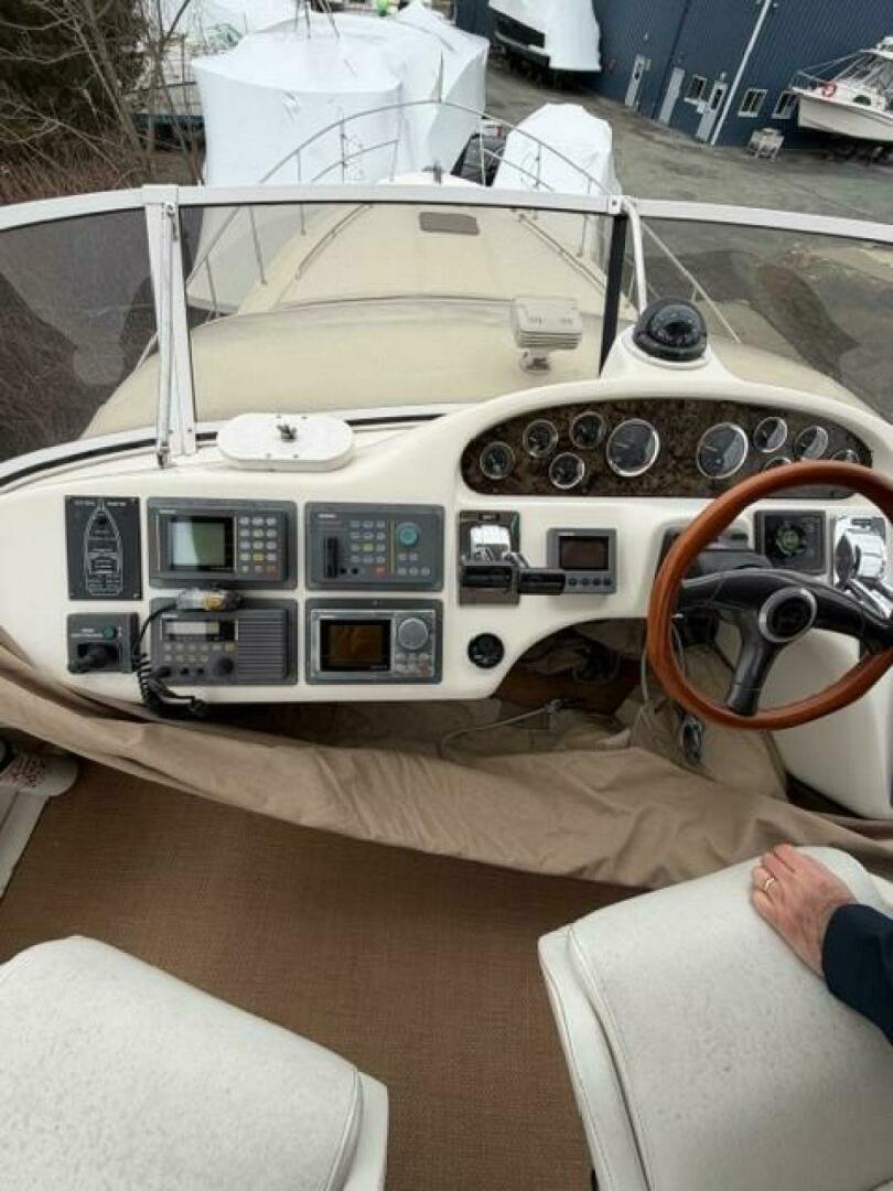1997 Sea Ray 400 sedan bridge