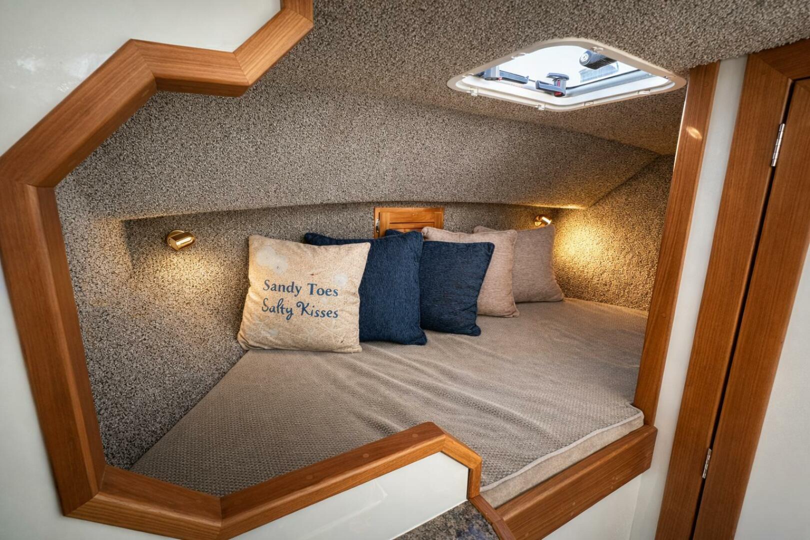 32ft Mabry Yacht For Sale