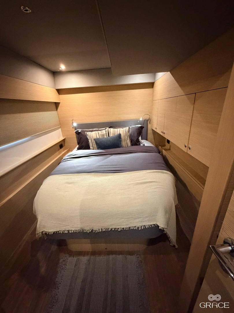 2022 Aquila 54 Yacht