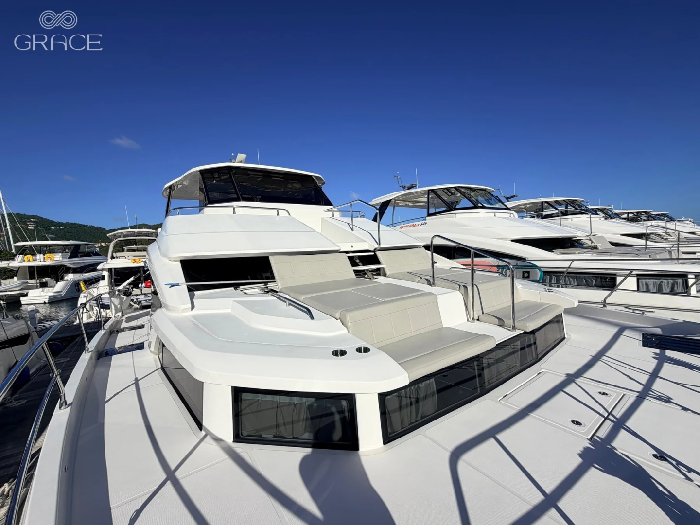2022 Aquila 54 Yacht