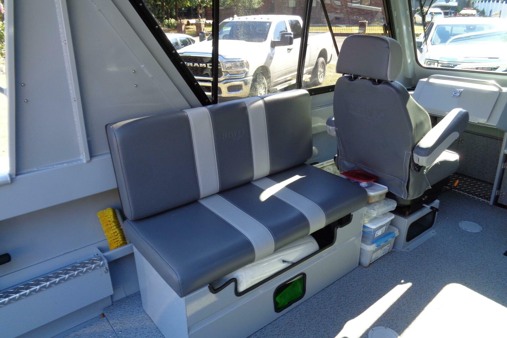 25ft Hewes Yacht For Sale