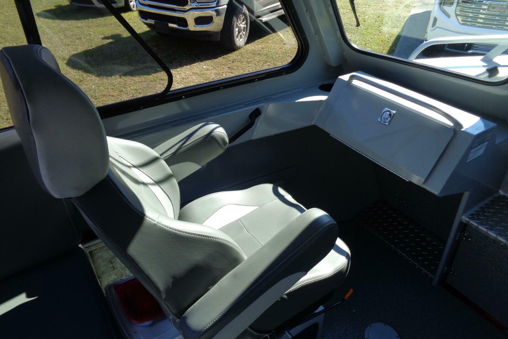 25ft Hewes Yacht For Sale