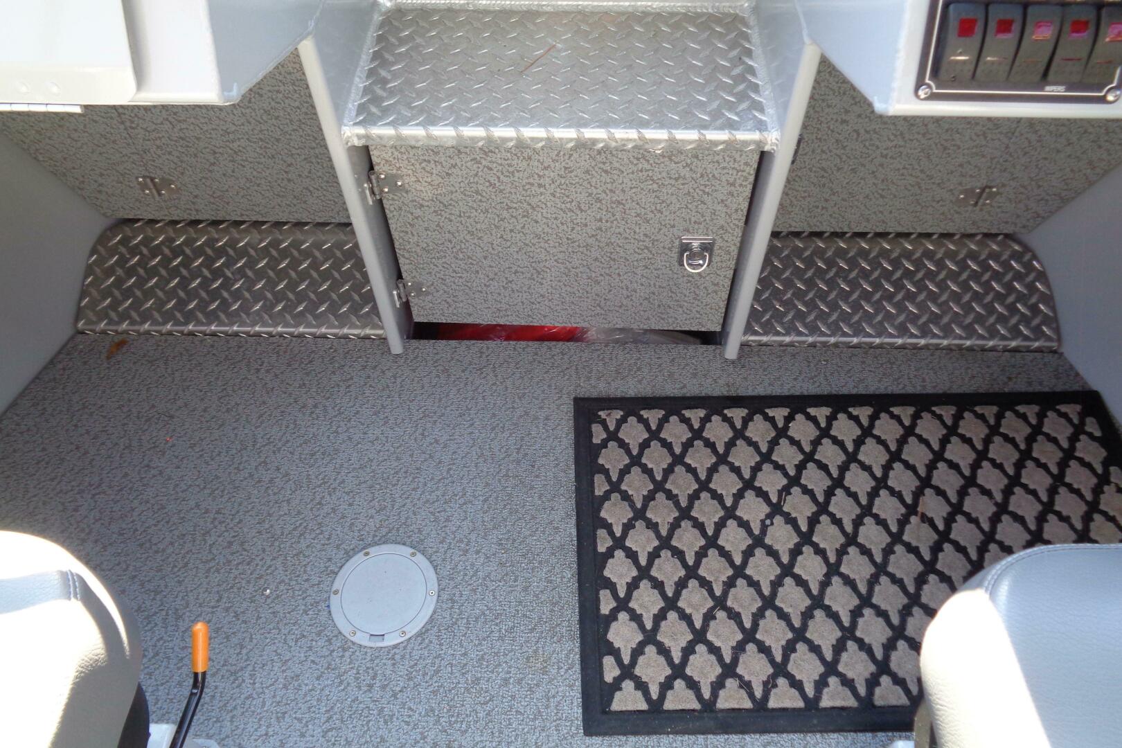 25ft Hewes Yacht For Sale