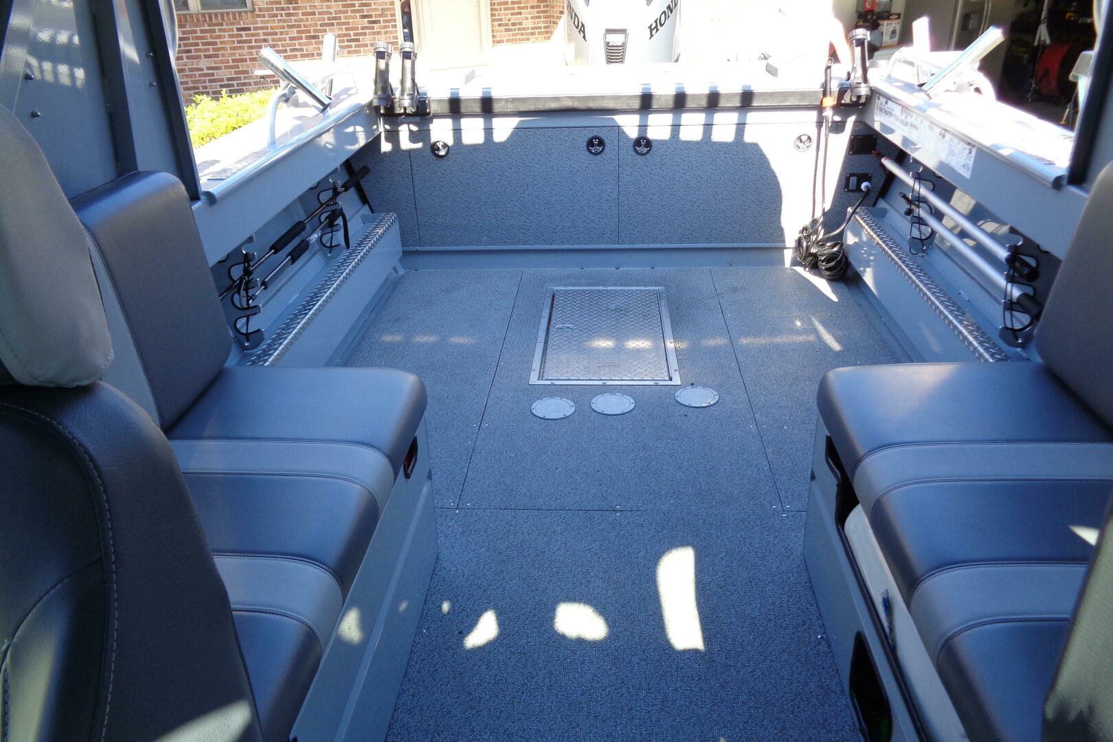 25ft Hewes Yacht For Sale