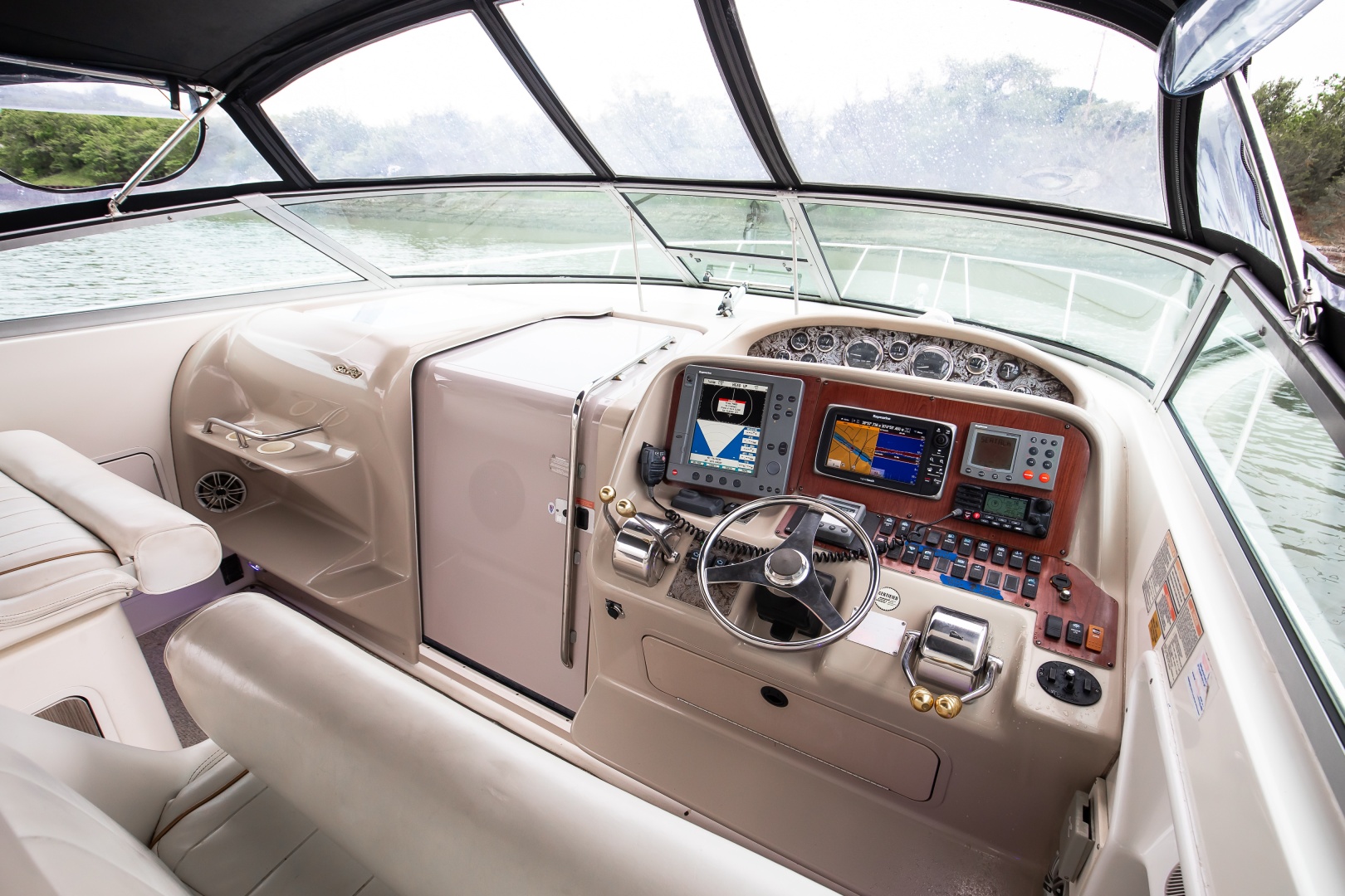 33ft Sea Ray Yacht For Sale