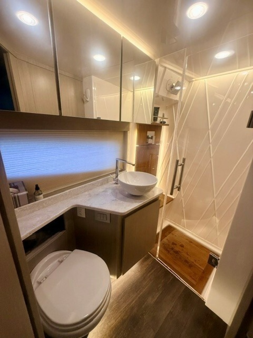 Regal 42 Fly Yacht For Sale