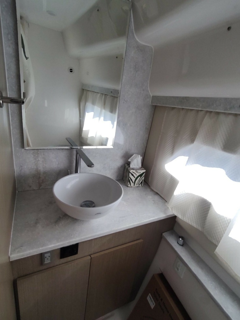 Regal 42 Fly Yacht For Sale