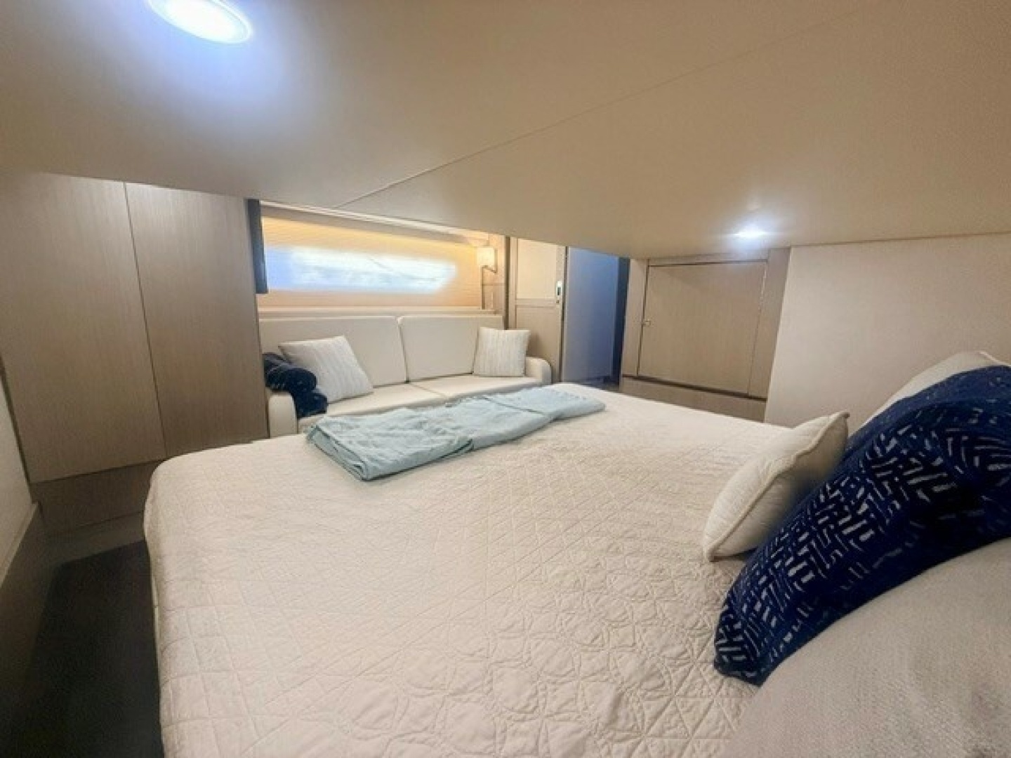 Regal 42 Fly Yacht For Sale