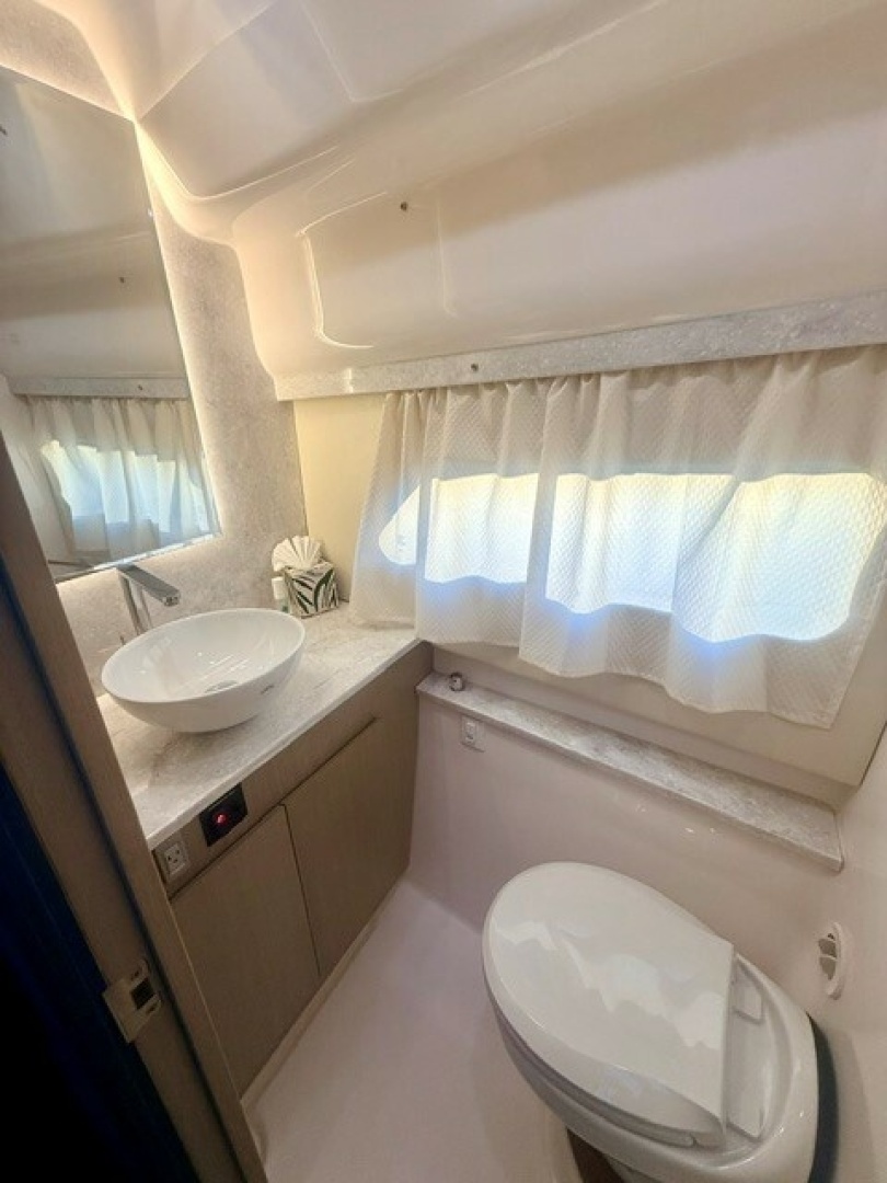 Regal 42 Fly Yacht For Sale