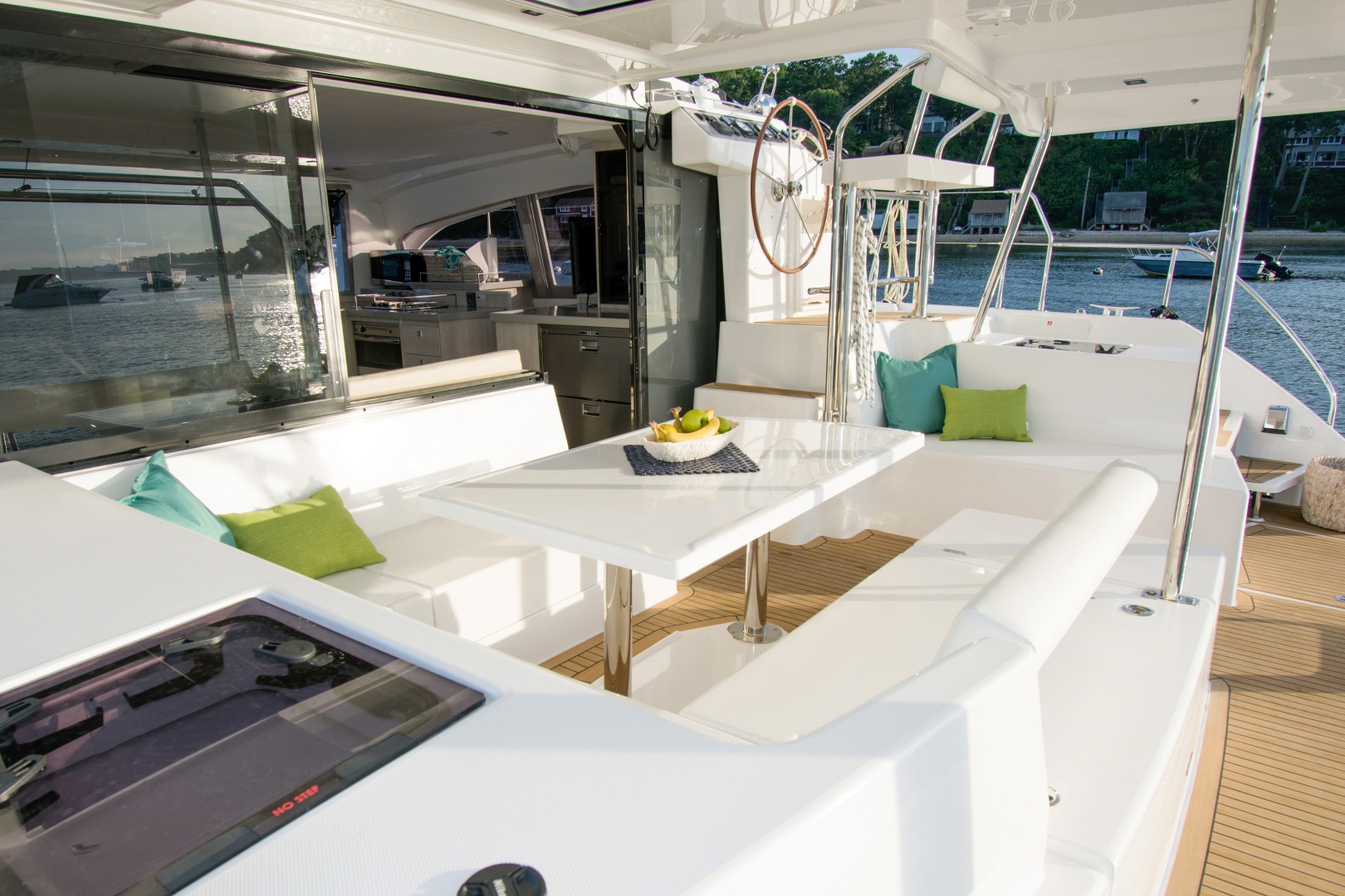 Isola 40ft Robertson  amp  Caine Yacht For Sale