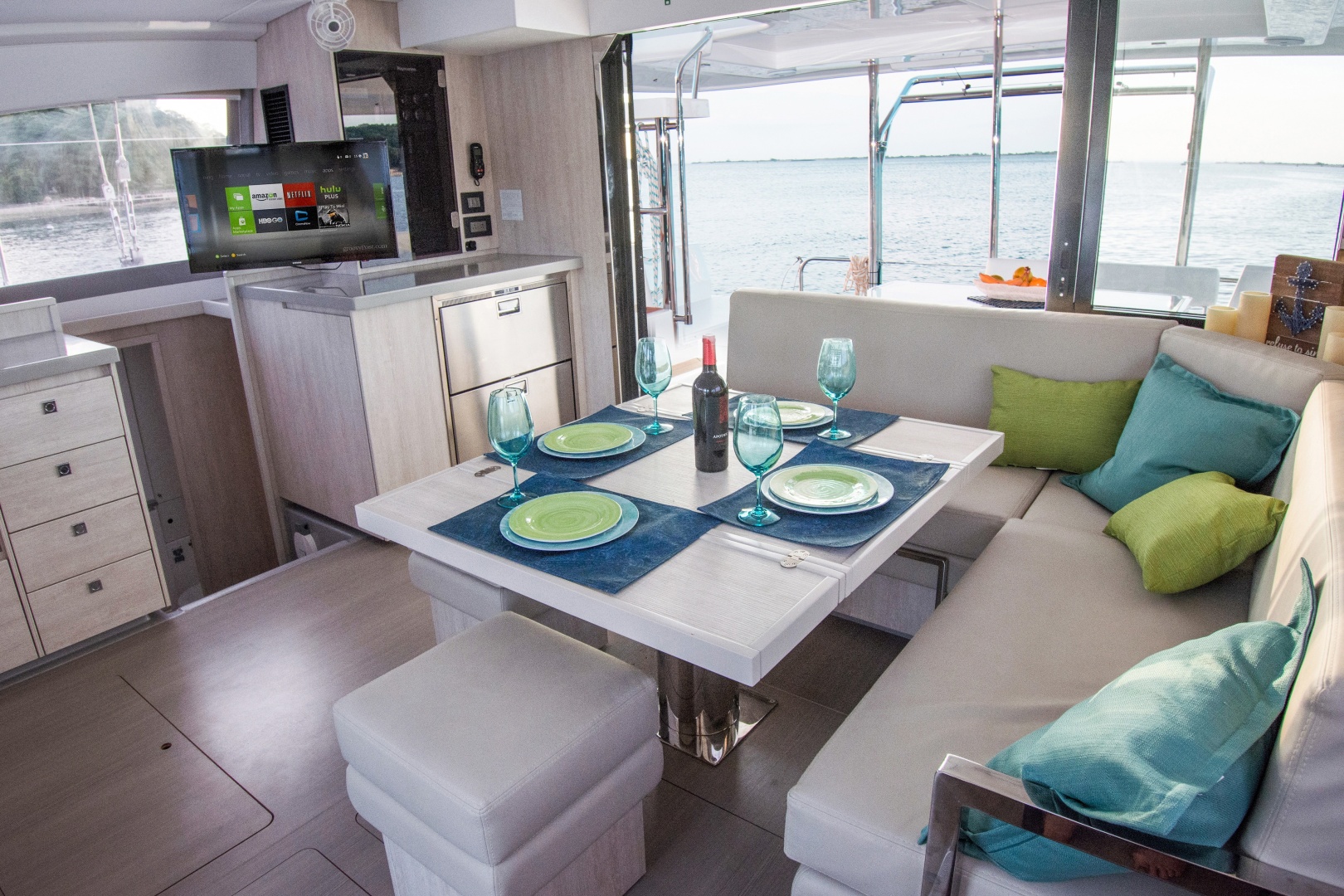 Isola 40ft Robertson  amp  Caine Yacht For Sale