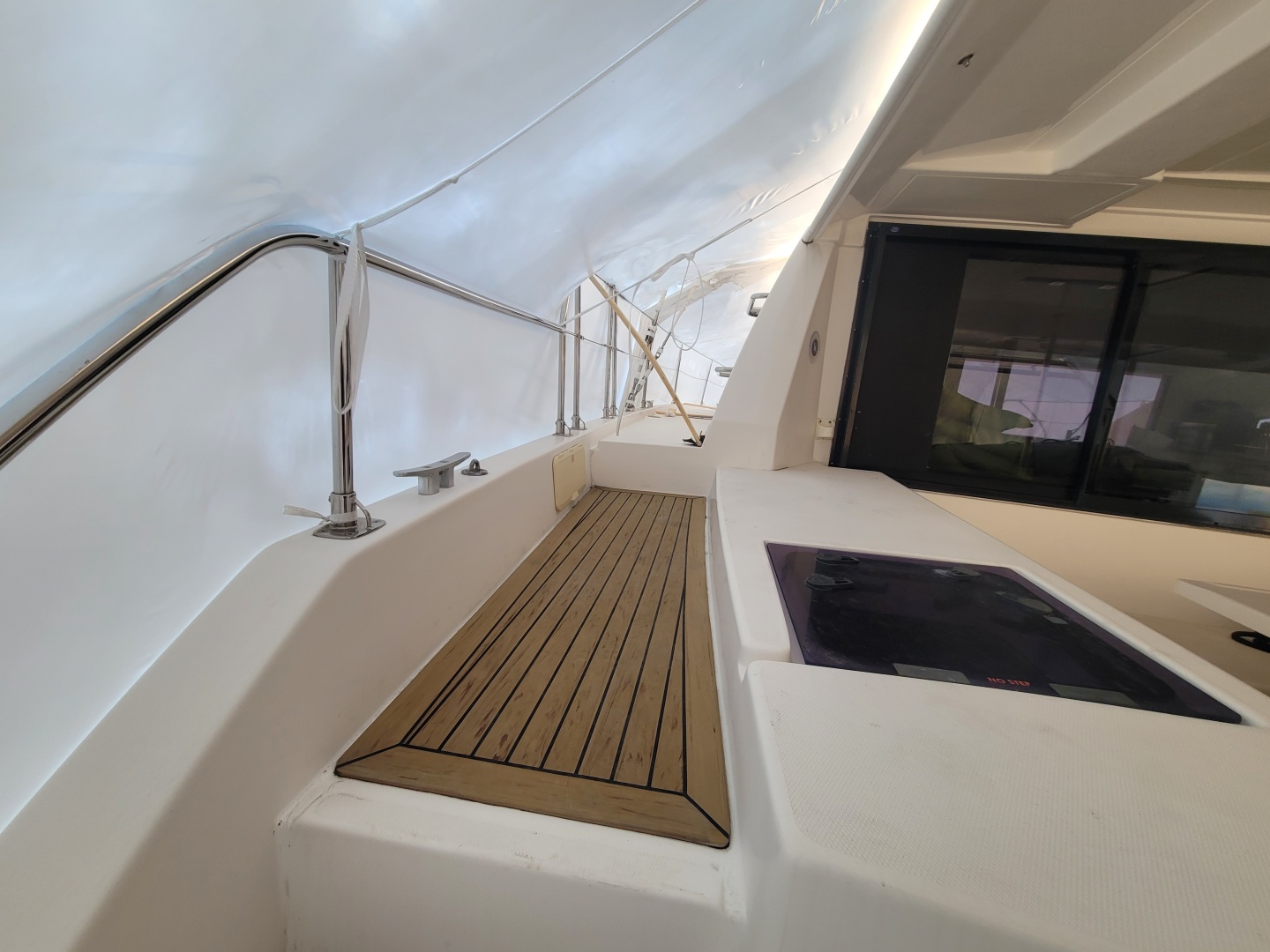 Isola 40ft Robertson  amp  Caine Yacht For Sale