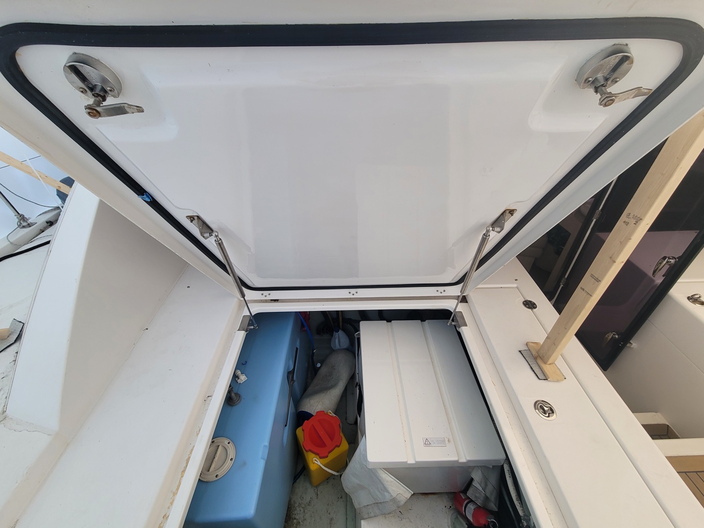 Isola 40ft Robertson  amp  Caine Yacht For Sale