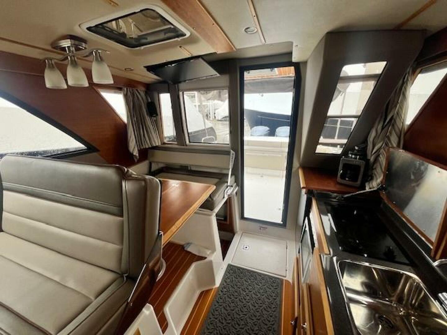Yachtpuppy 32ft Cutwater Yacht For Sale