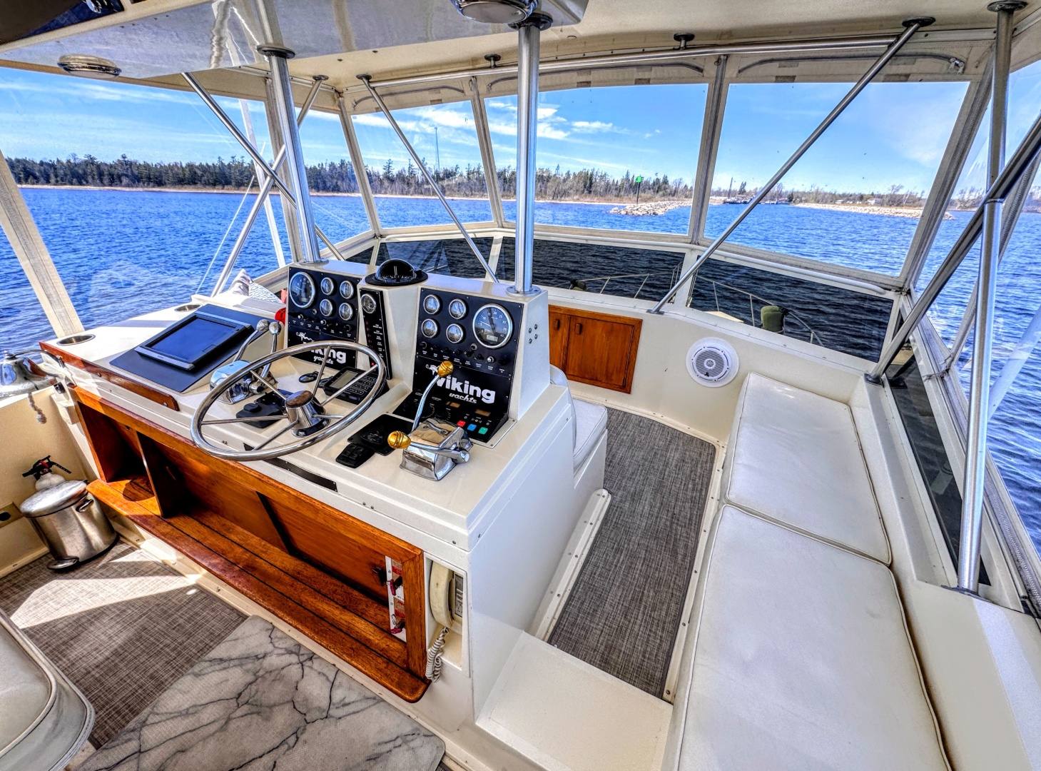 1987 Viking 48 Motor Yacht