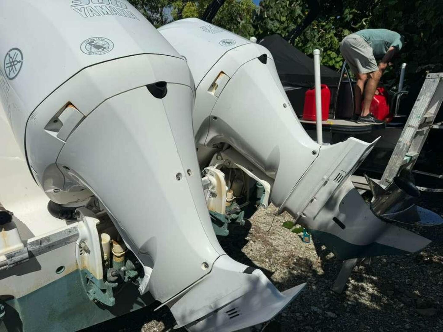 30ft Robalo Yacht For Sale