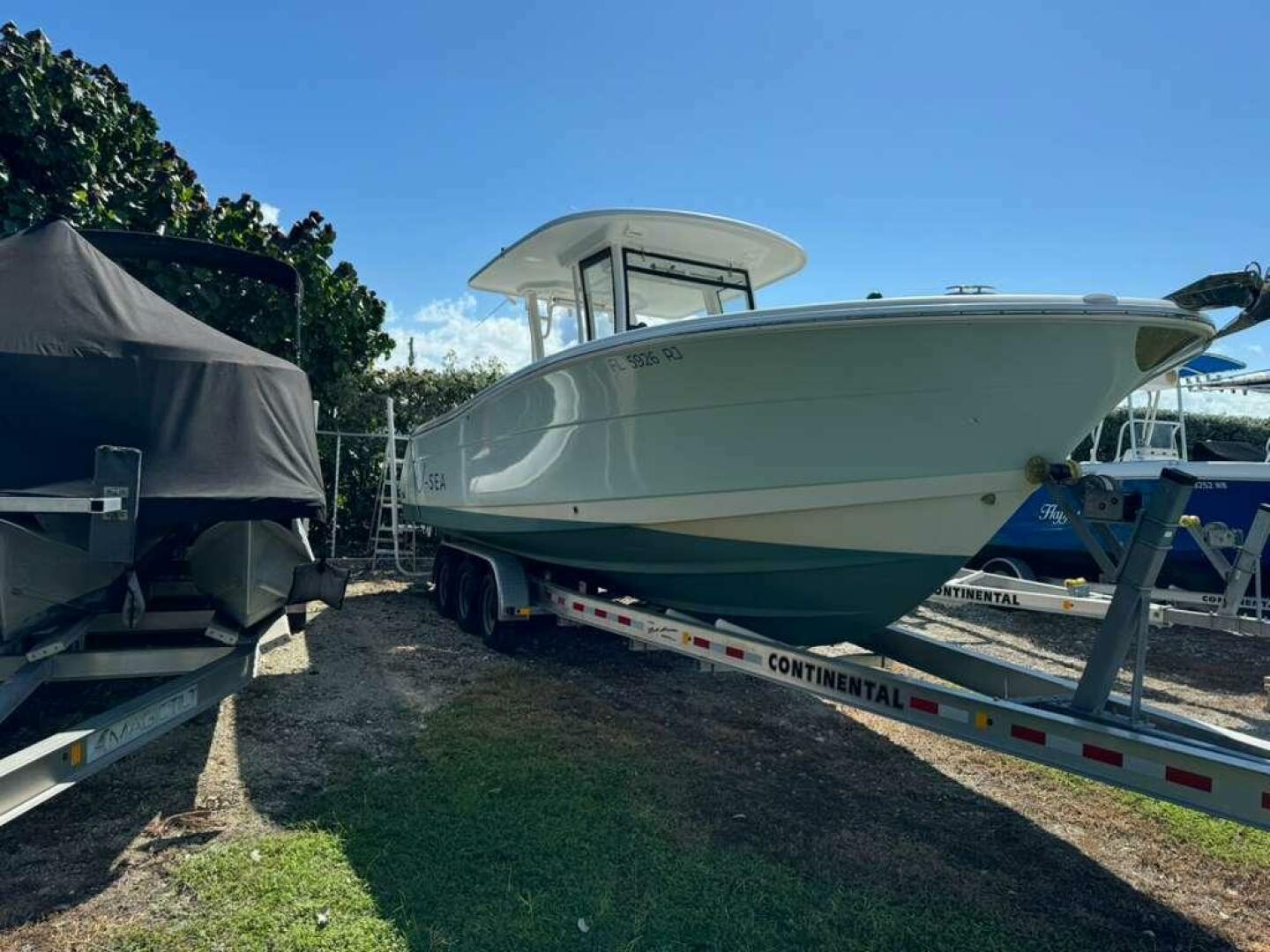 30ft Robalo Yacht For Sale
