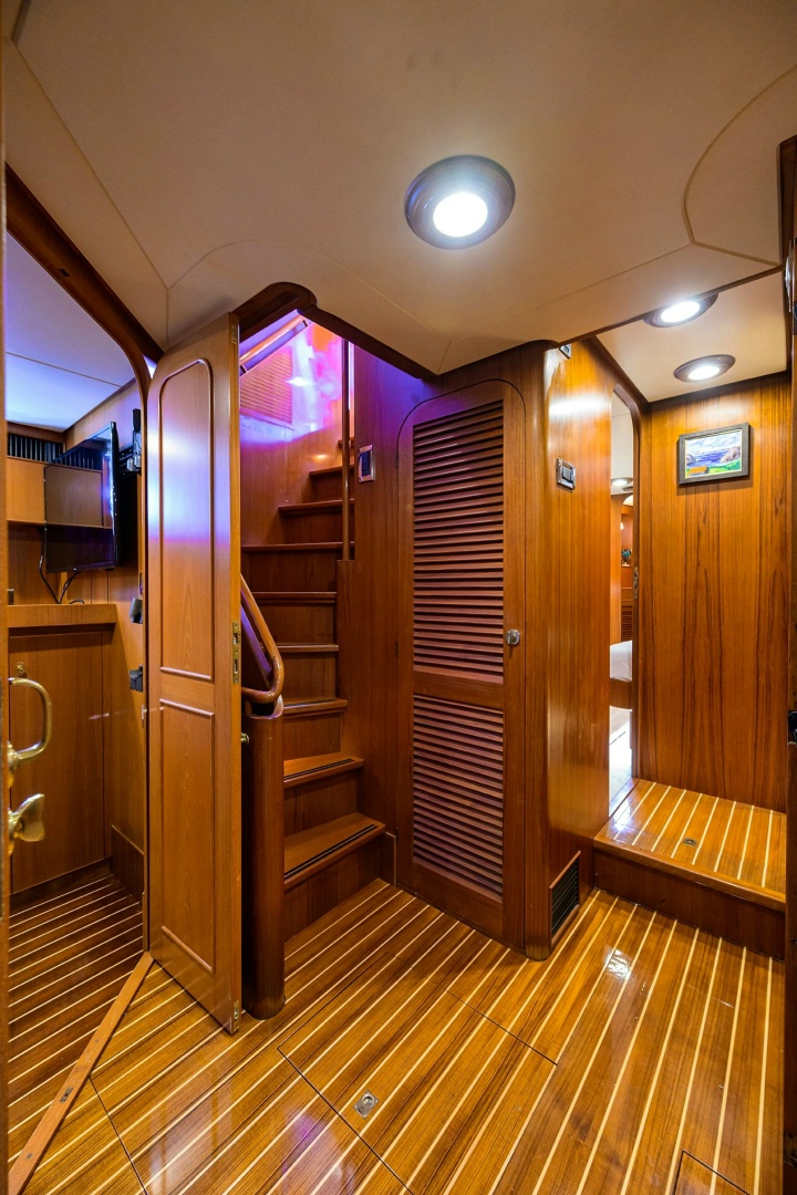 yacht-image-thumbnail