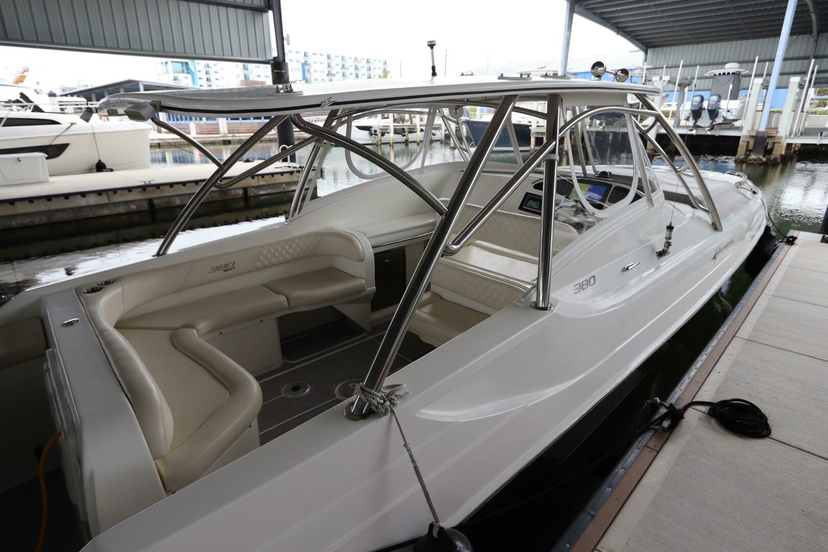 38ft Intermarine Yacht For Sale