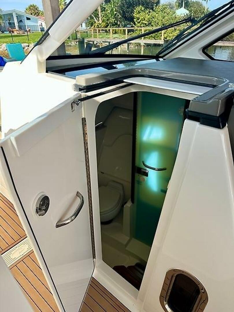 Breeezy 37ft Pursuit Yacht For Sale