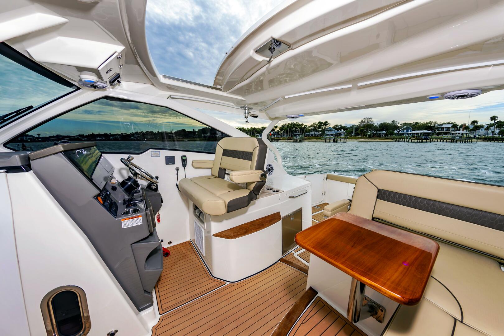 Breeezy 37ft Pursuit Yacht For Sale