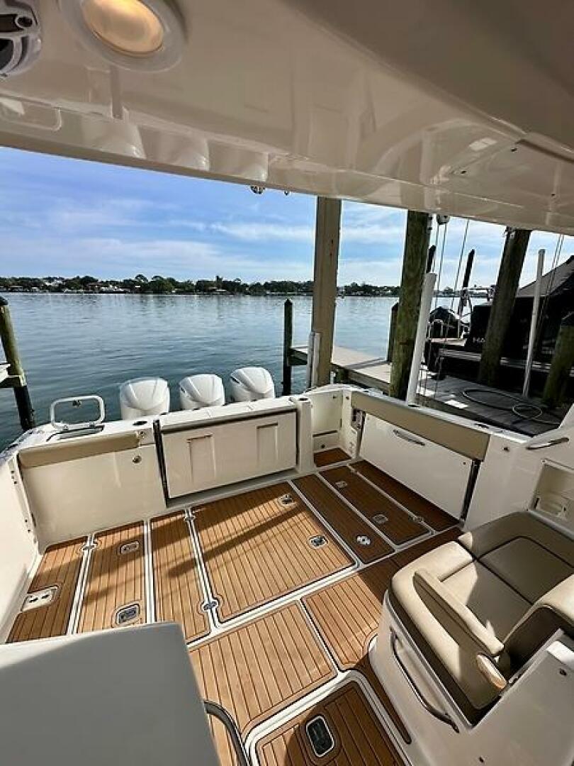 Breeezy 37ft Pursuit Yacht For Sale