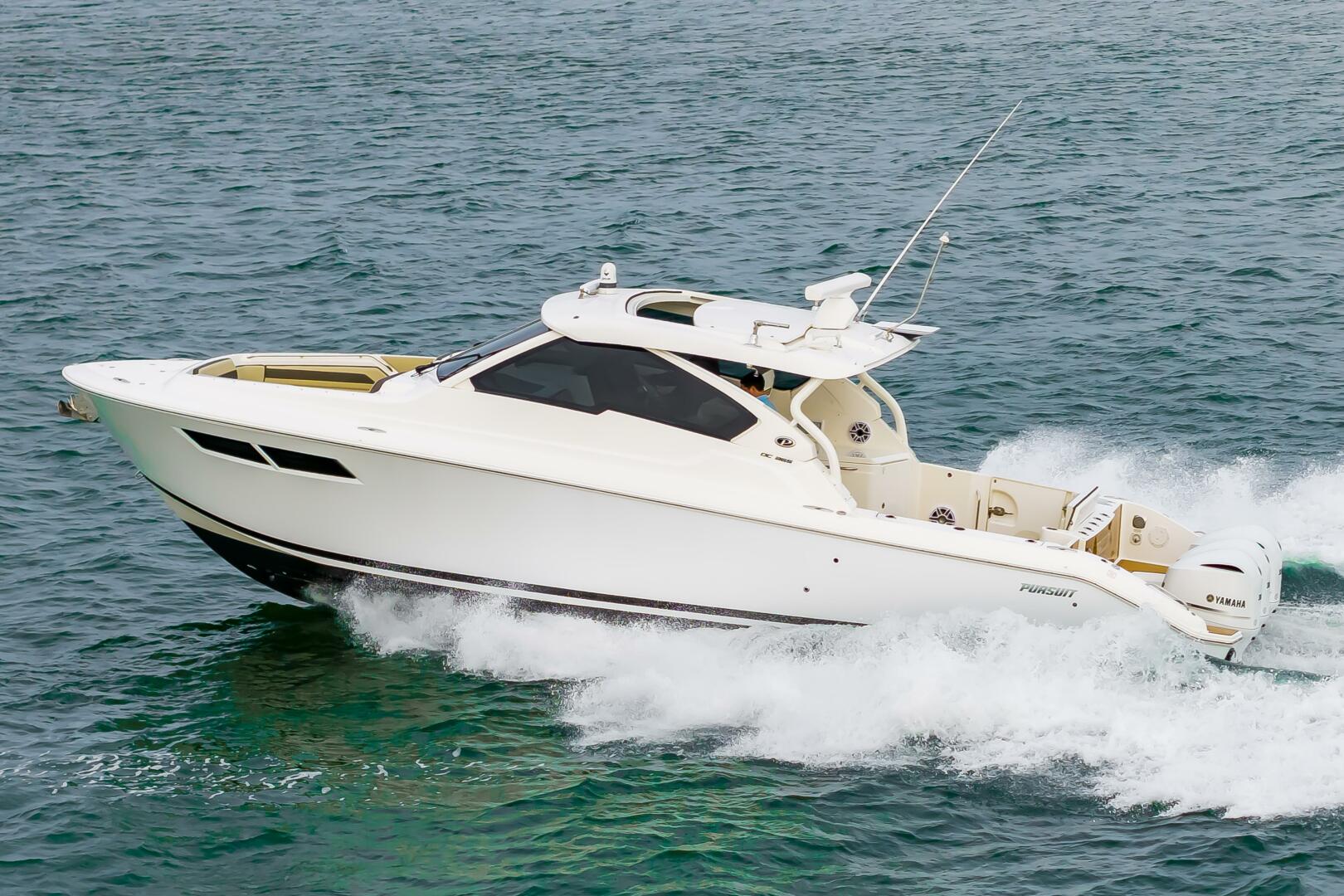 Breeezy 37ft Pursuit Yacht For Sale