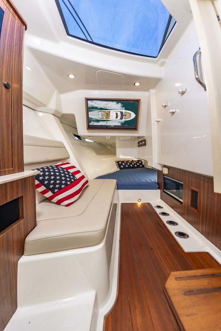 Breeezy 37ft Pursuit Yacht For Sale