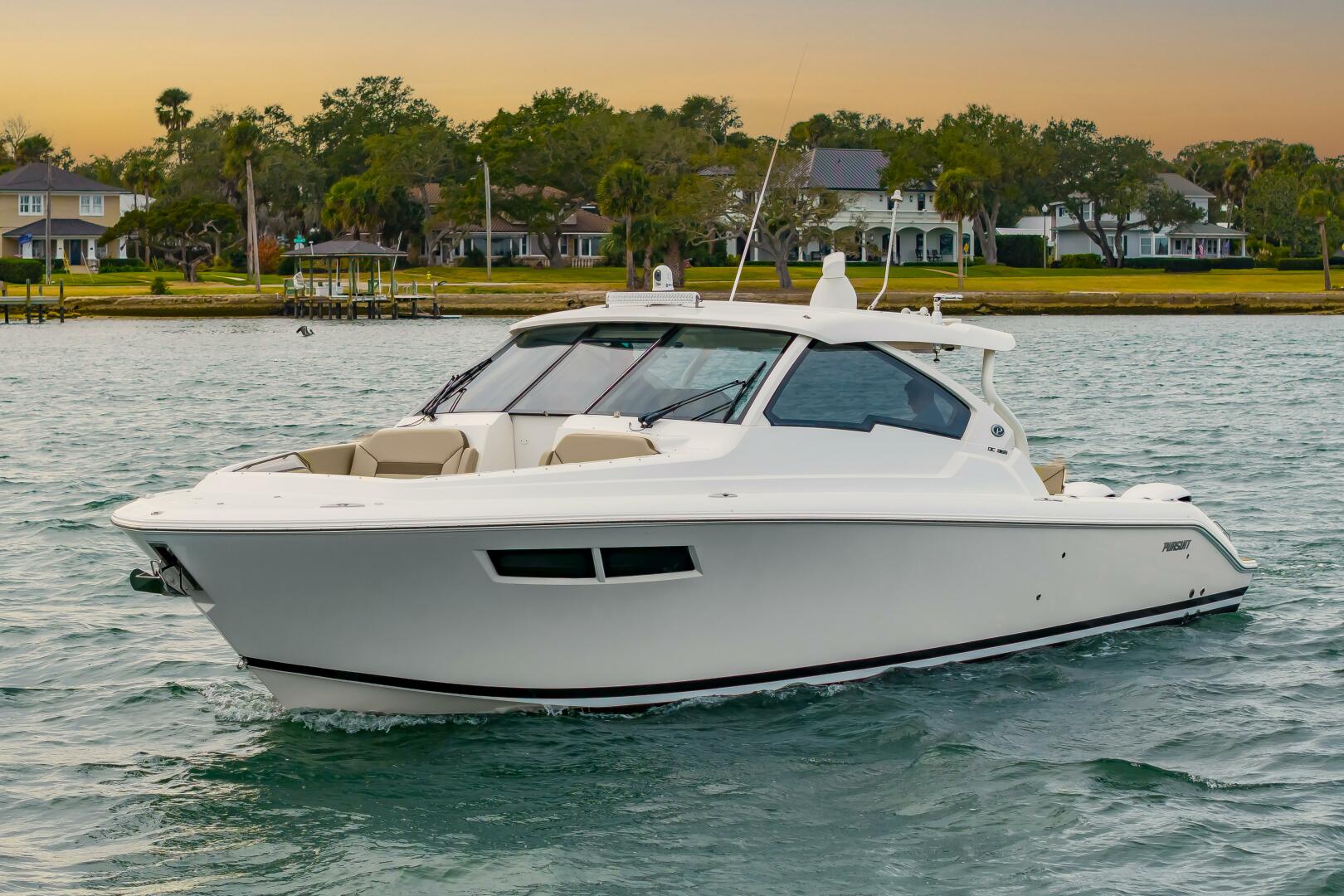 Breeezy 37ft Pursuit Yacht For Sale