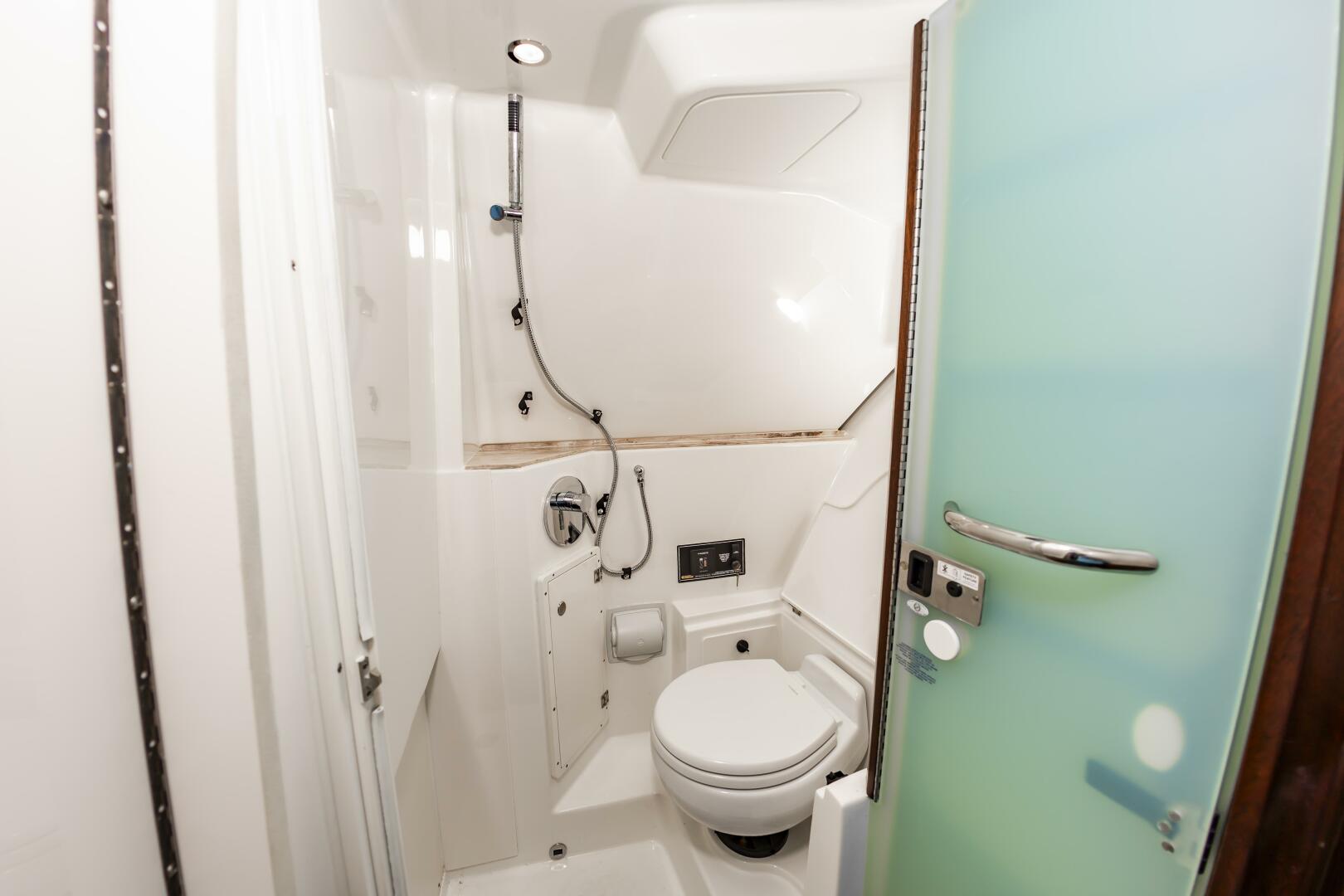 Breeezy 37ft Pursuit Yacht For Sale