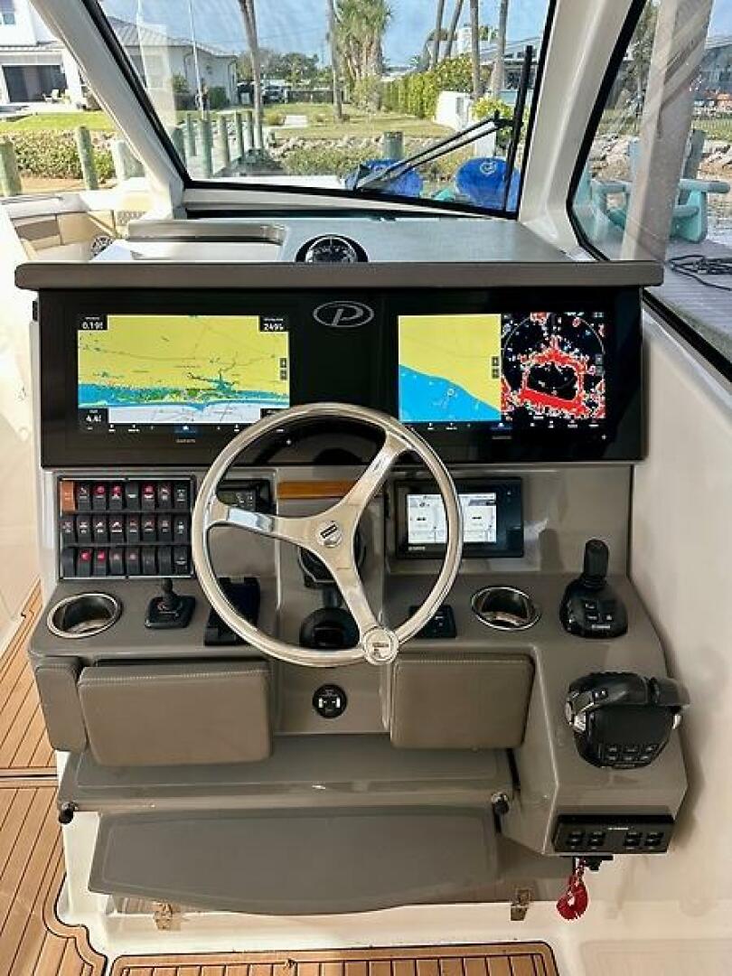 Breeezy 37ft Pursuit Yacht For Sale