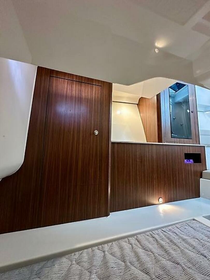 Breeezy 37ft Pursuit Yacht For Sale