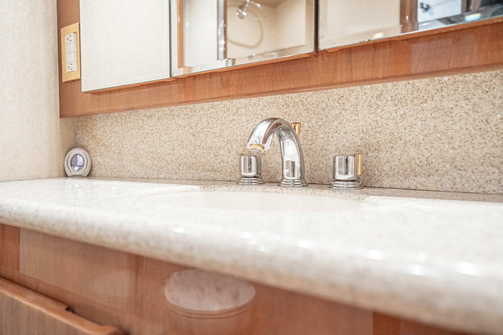 Manana 43ft Egg Harbor Yacht For Sale