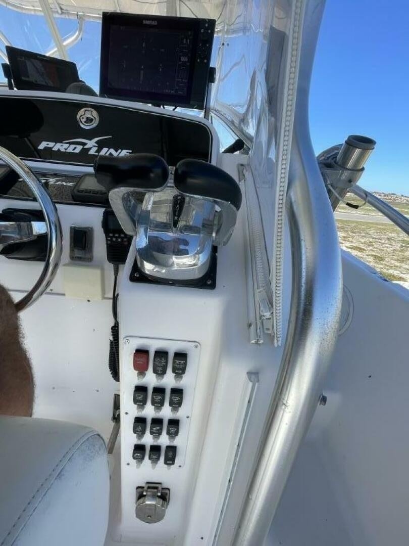 32ft Pro Line Yacht For Sale