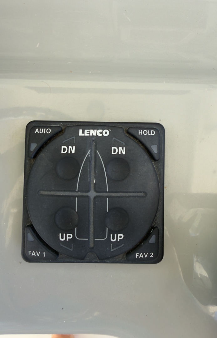 2016 Boston Whaler 350 Outrage