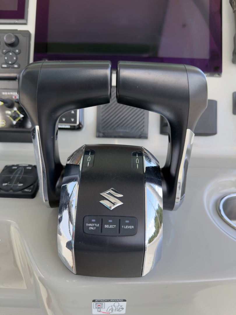 2016 Boston Whaler 350 Outrage