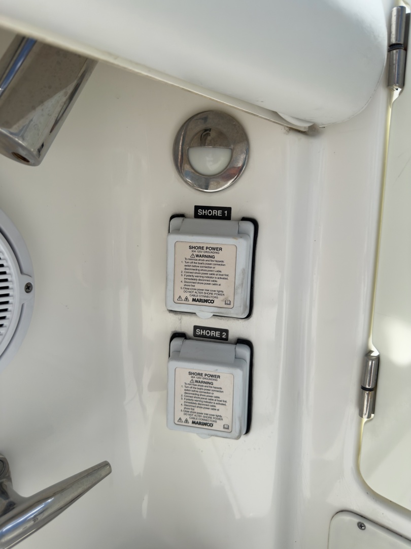 2016 Boston Whaler 350 Outrage