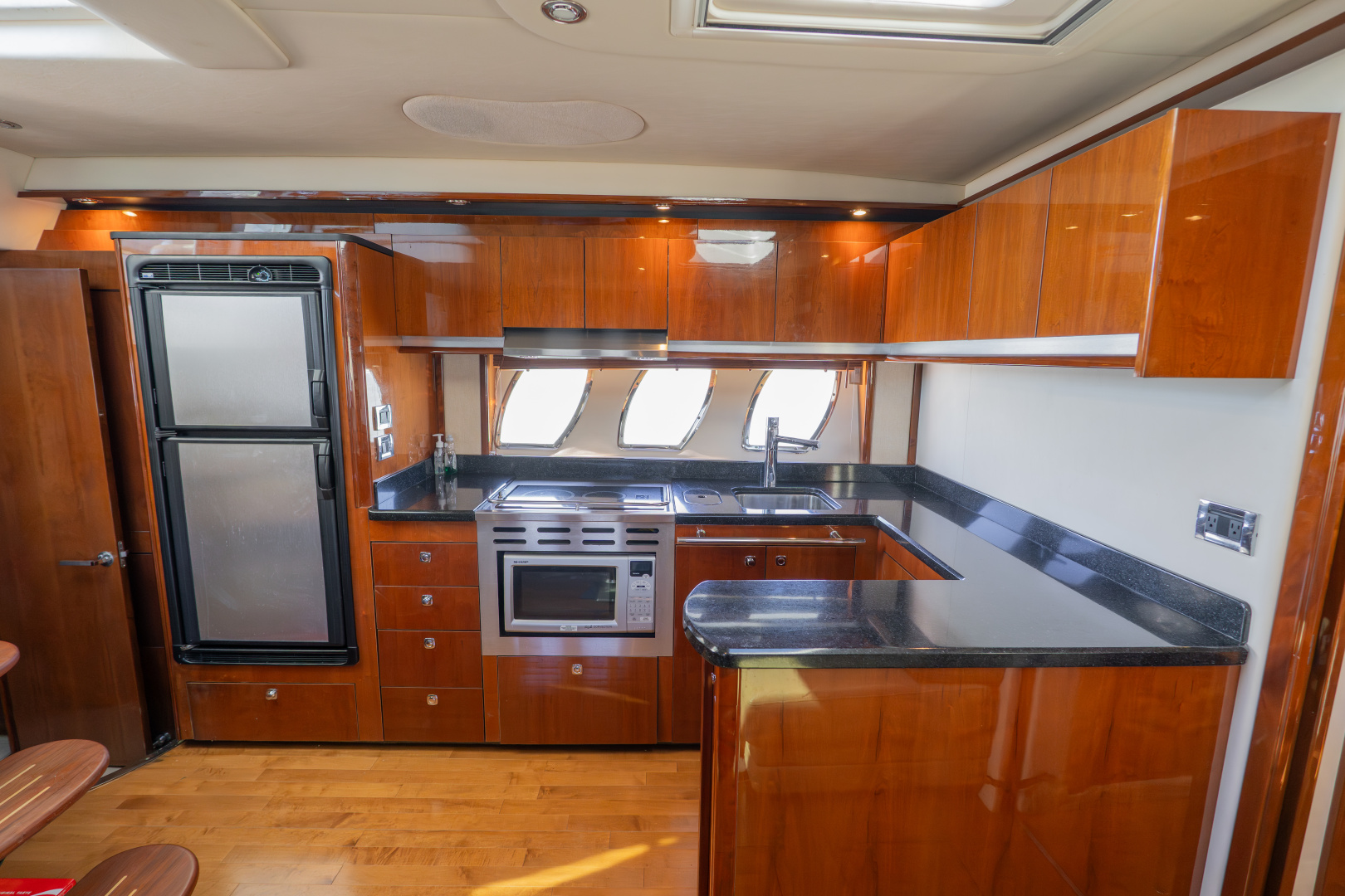 Sea Ray 50 SUNDANCER - Photo 12