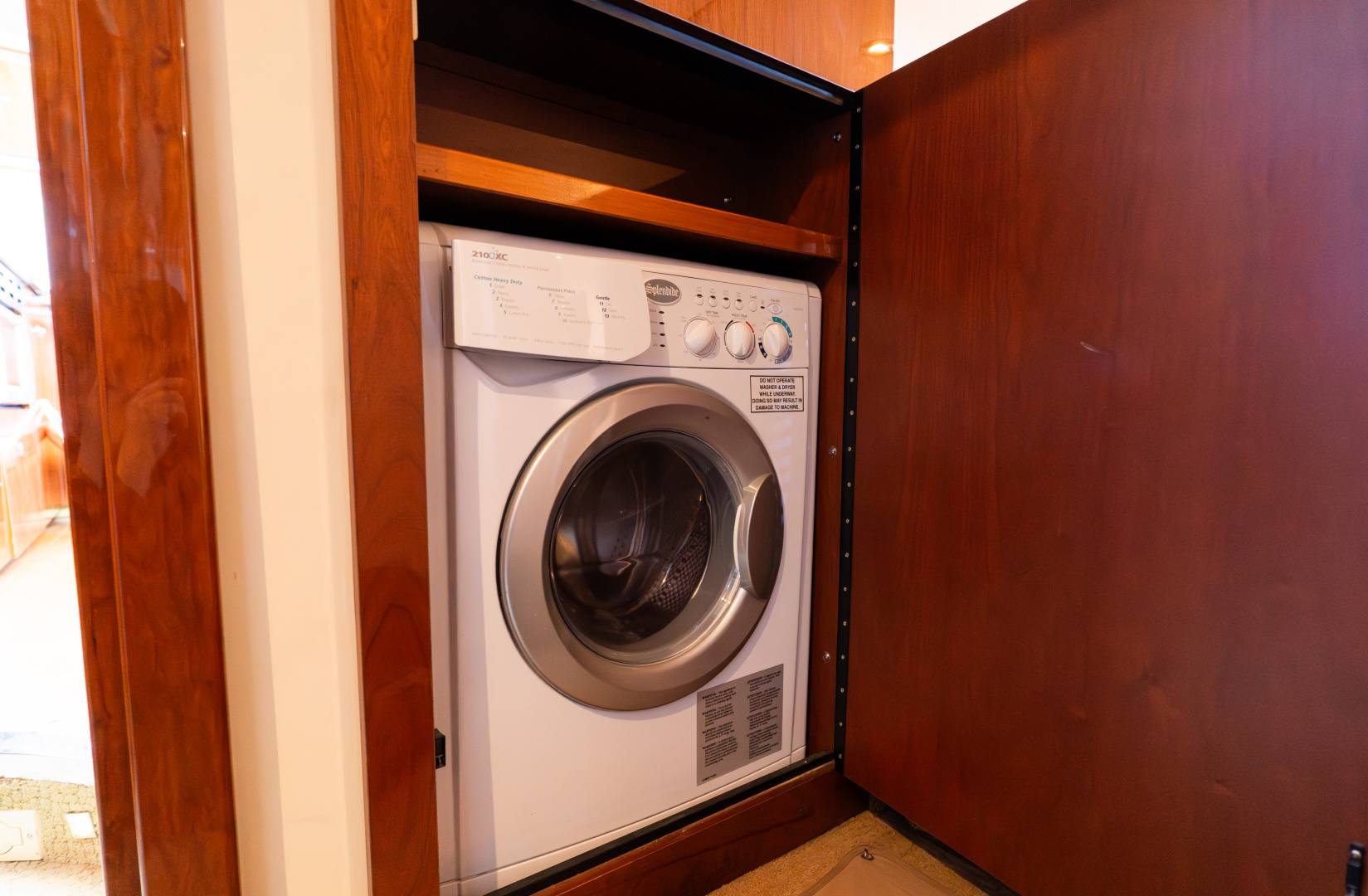 Sea Ray 50 SUNDANCER - Photo 22