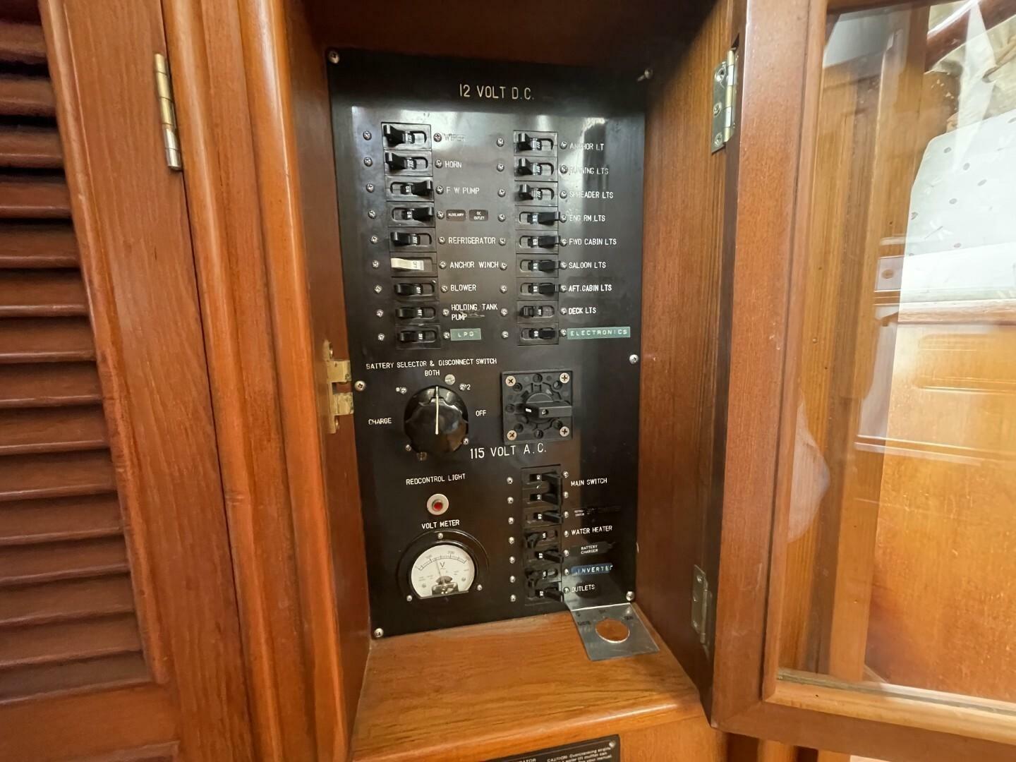 Lady mar 34ft Marine Trader Yacht For Sale