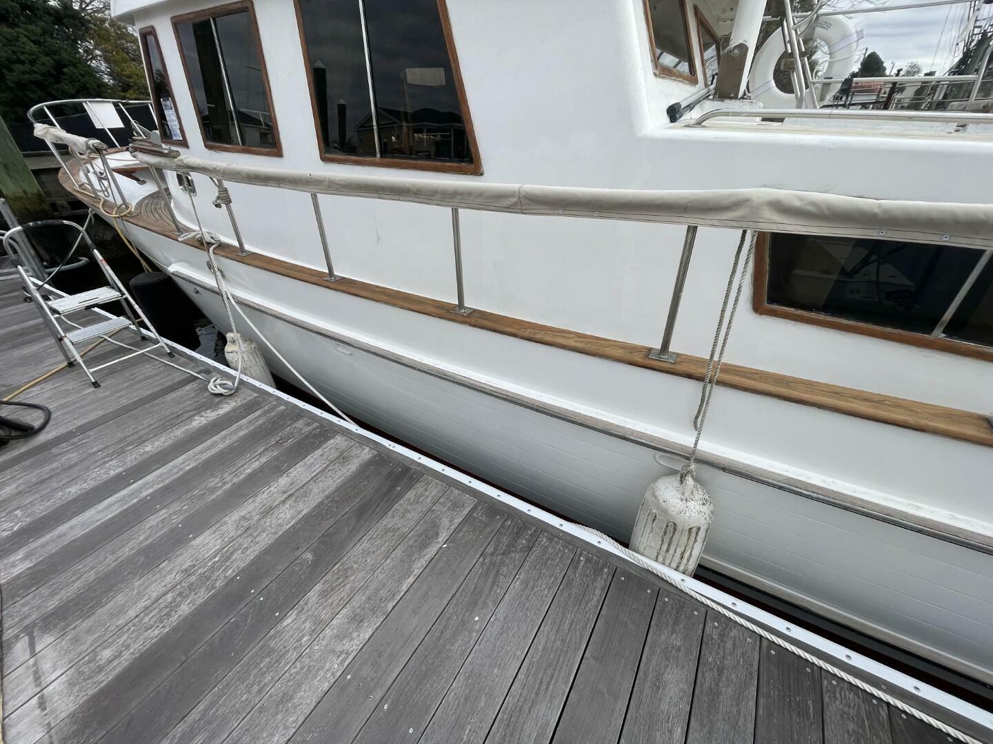 Lady mar 34ft Marine Trader Yacht For Sale