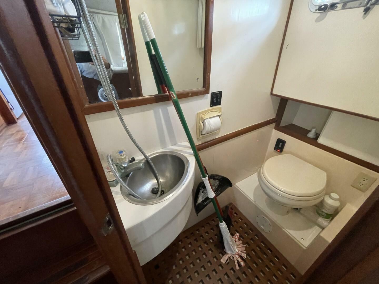 Lady mar 34ft Marine Trader Yacht For Sale