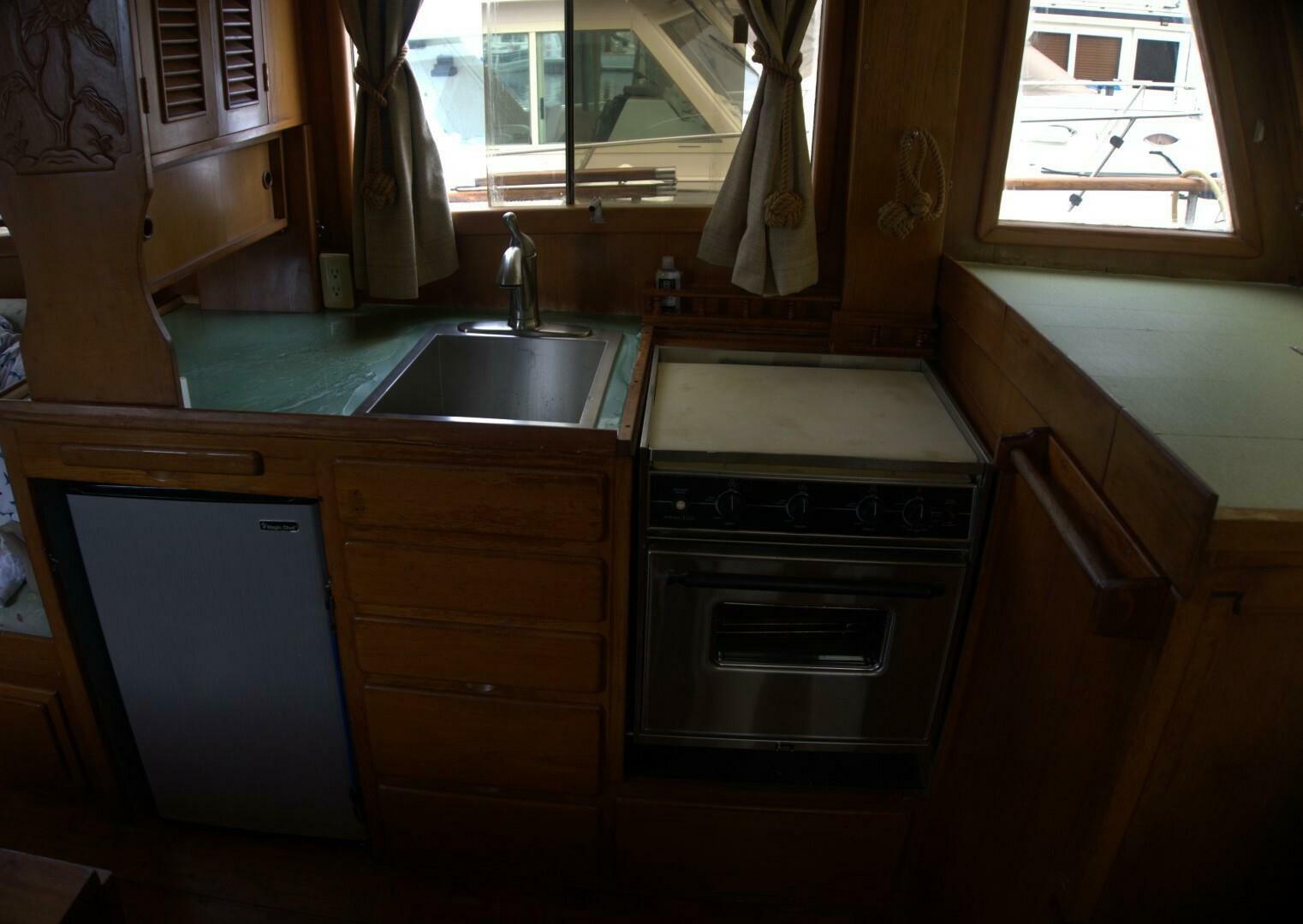 Lady mar 34ft Marine Trader Yacht For Sale