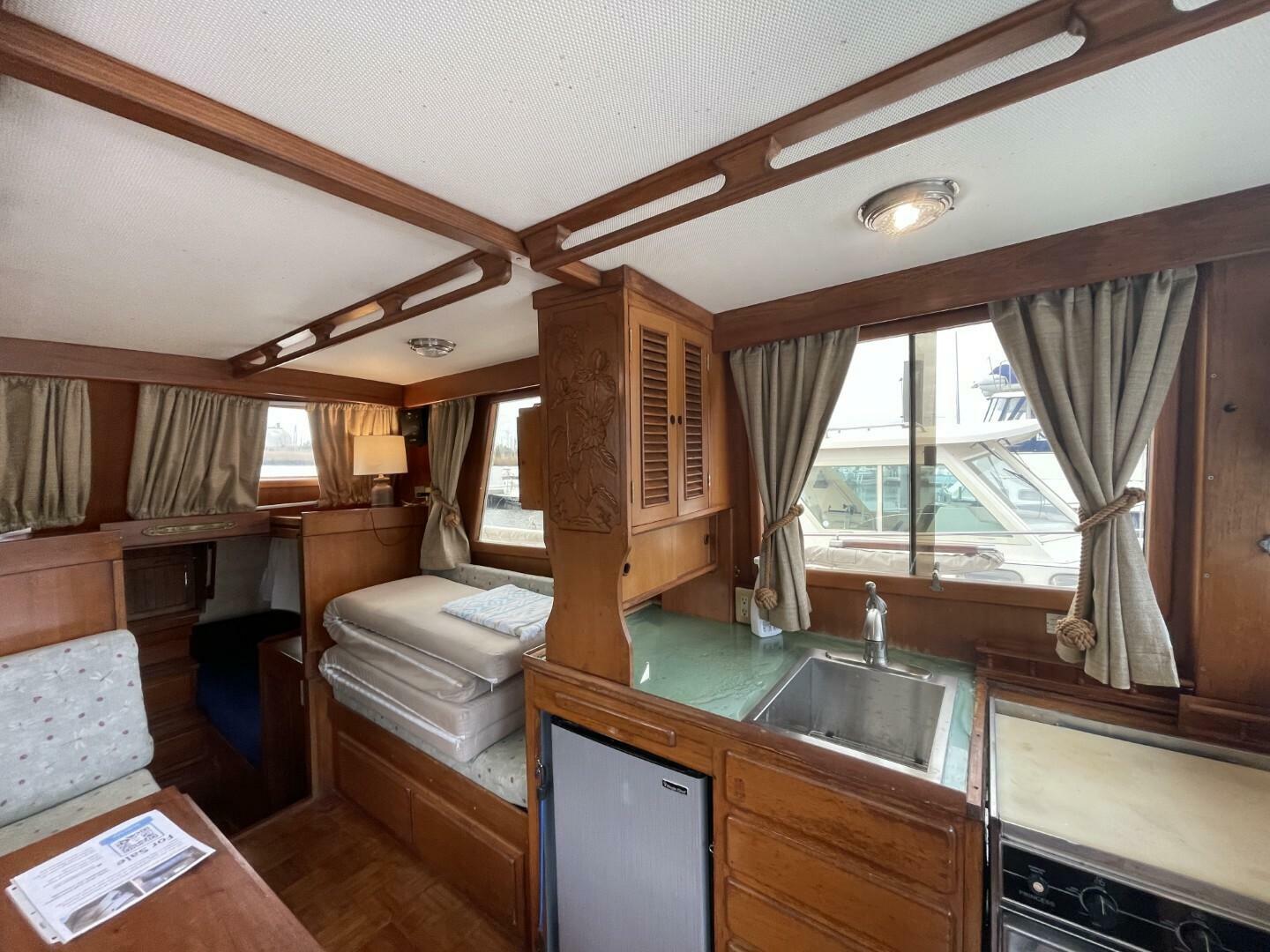 Lady mar 34ft Marine Trader Yacht For Sale