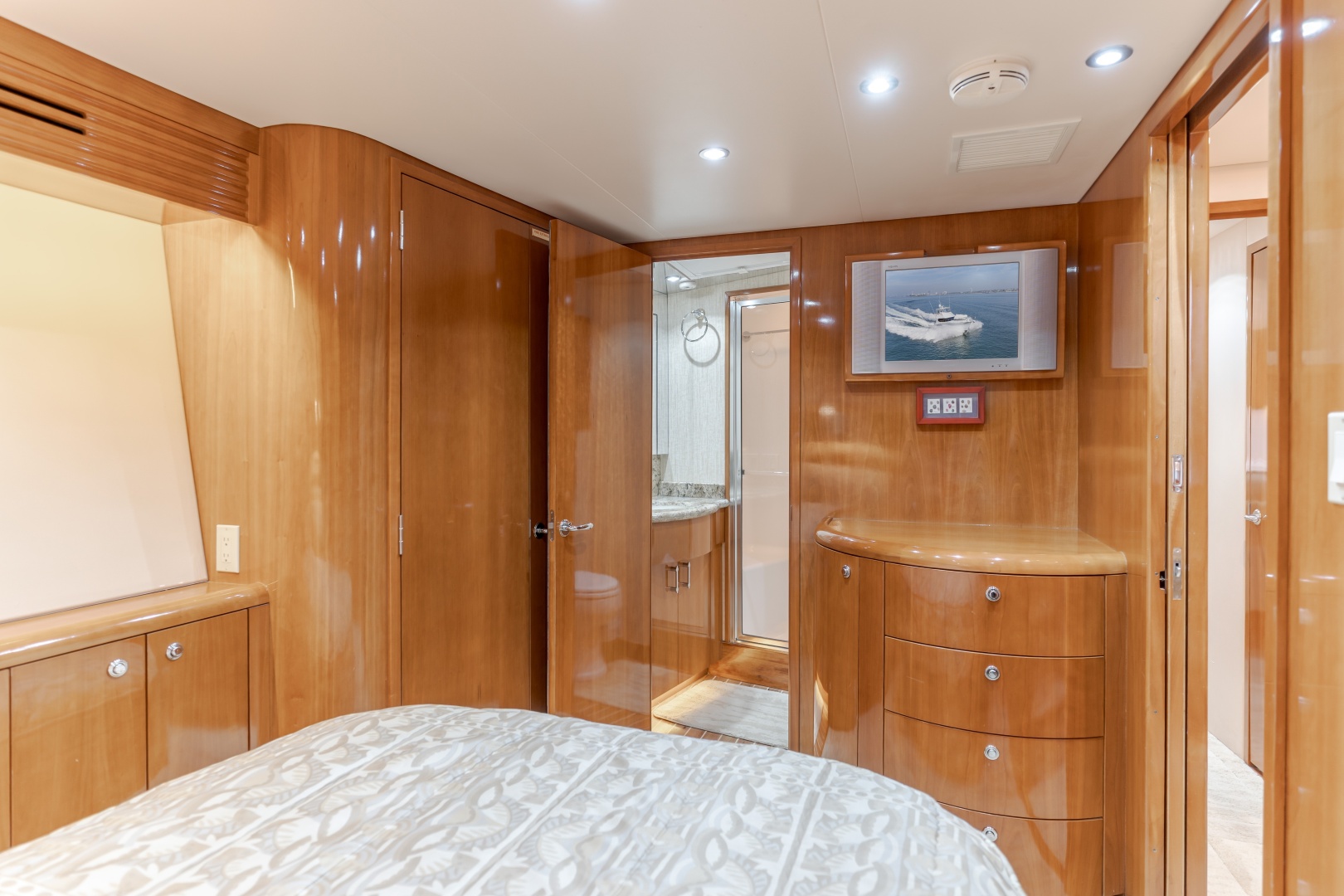 BRAINWAVE 54ft Hatteras Yacht For Sale