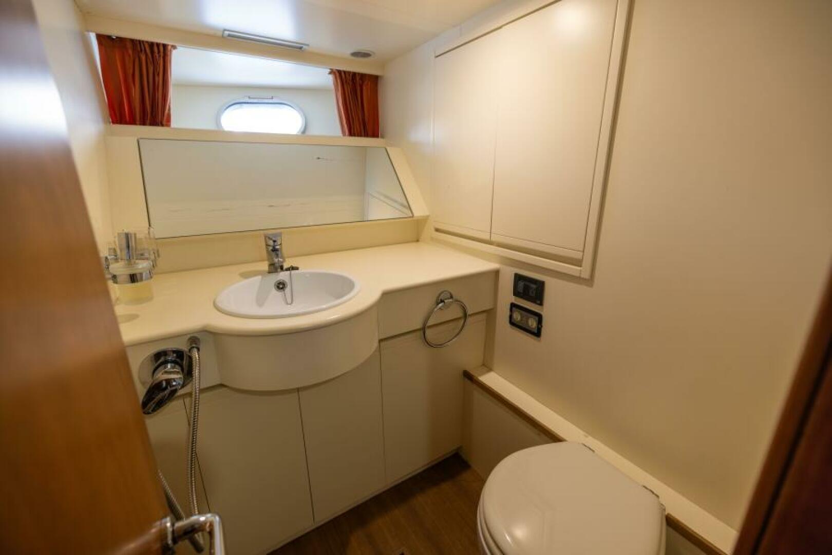 DREAMCHASER 94ft Ferretti Yachts Yacht For Sale