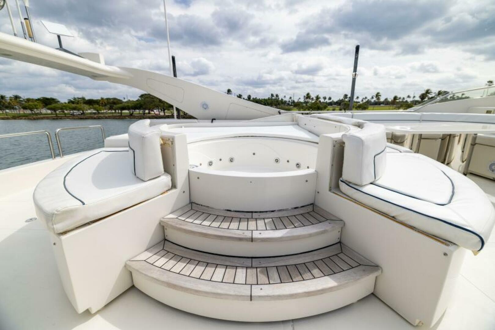 DREAMCHASER 94ft Ferretti Yachts Yacht For Sale