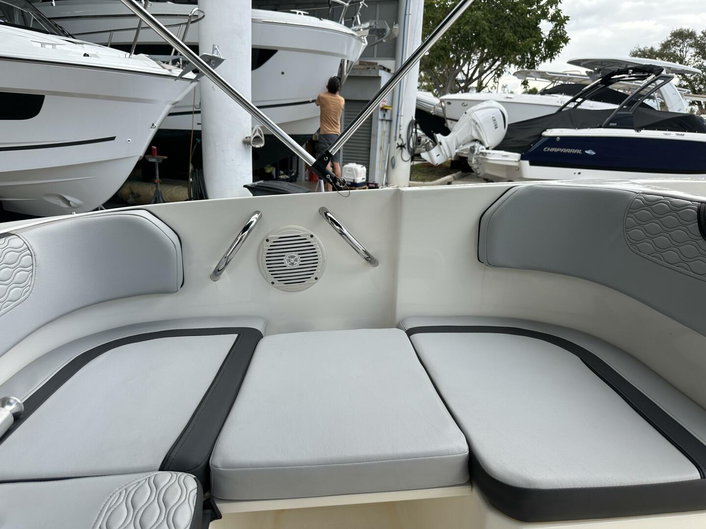 17ft Bayliner Yacht For Sale